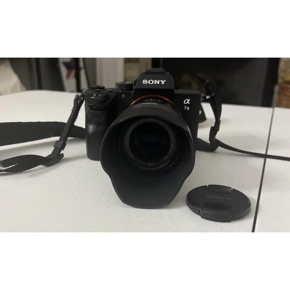 Sony Alpha a7 III 24.2MP Mirrorless Camera Zeiss FE 1.8/55mm Lens ILC-7M3